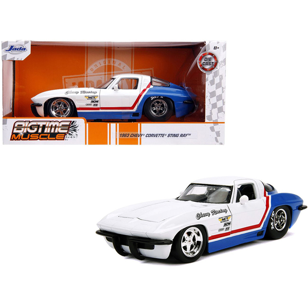 Jada 1963 Chevrolet Corvette Stingray 1/24 Diecast - White/Blue/Red