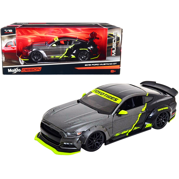 Maisto 2015 Ford Mustang GT 5.0 Gray/Black 1/18 Scale