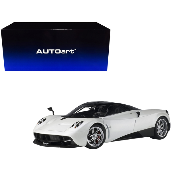 Autoart 1:12 White Pagani Huayra Model Car