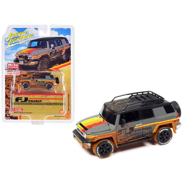 Johnny Lightning 2007 Toyota FJ Cruiser - Gray, Roofrack 1:64