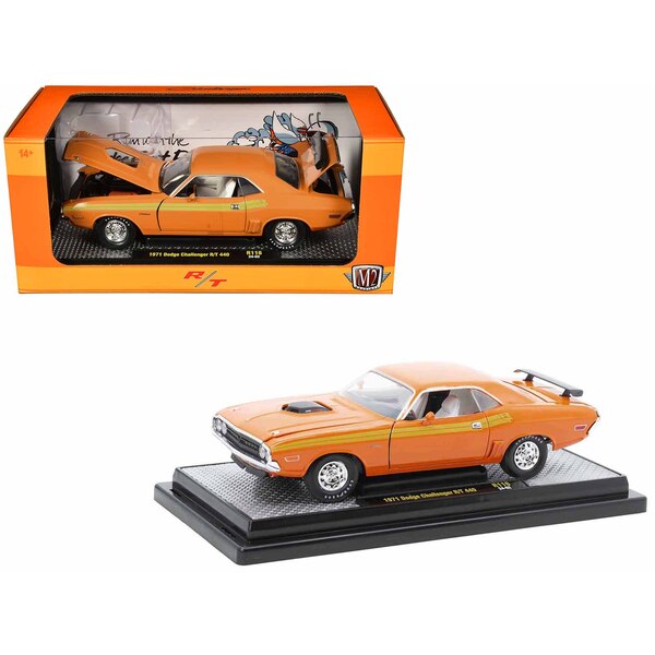 M2 Machines 1971 Dodge Challenger R/T Orange 1:24