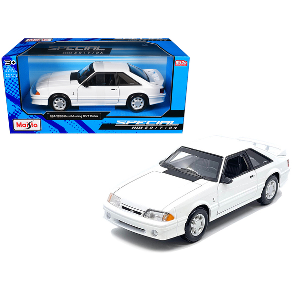 Maisto 1993 Ford Mustang SVT Cobra White 1/24 Diecast Model
