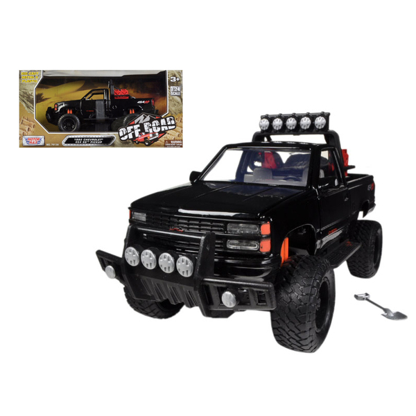 Motormax 1992 Chevrolet 454 SS Off Road Pickup Truck, Black 1/24