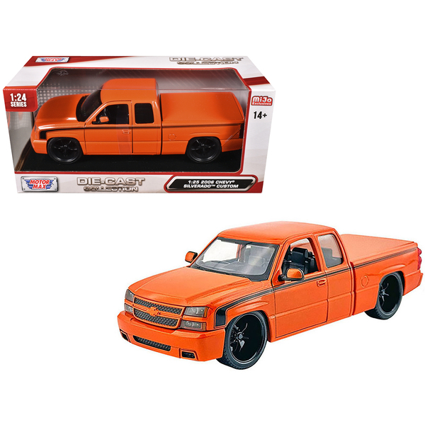 Motormax 1/25 Orange Silverado Pickup Truck Model