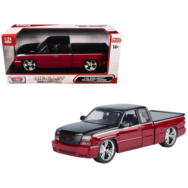 Motormax 1/25 Red Silverado Pickup Truck Model