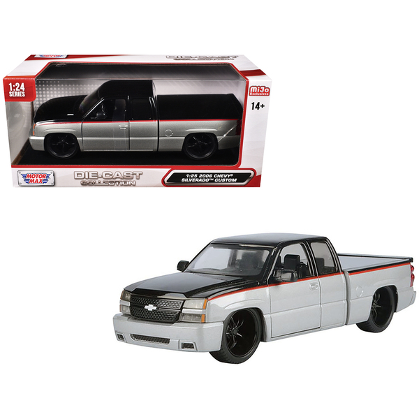 Motormax 1/25 Silver Silverado Pickup Truck Model